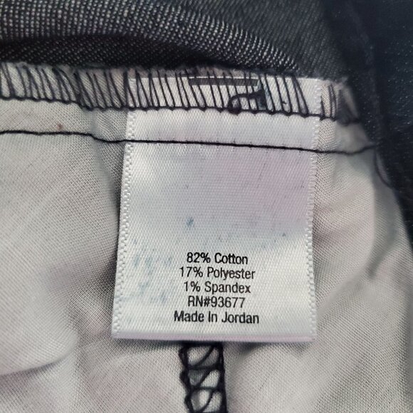st. John's Bay Dark Wash Mid Rise Straight Leg Capri Pants Denim Jeans Size 12 - Picture 8 of 9